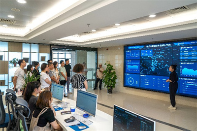 聚焦智慧出行新篇章 常熟自媒體聯(lián)盟“E企行”走進(jìn)江南愛停車，探秘網(wǎng)絡(luò)信息技術(shù)研發(fā)