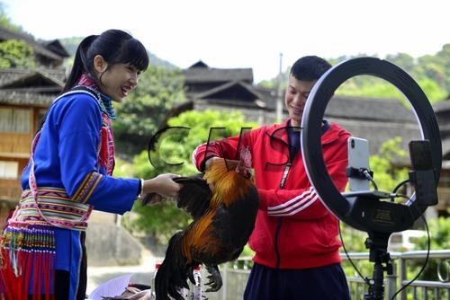 【聯(lián)合日?qǐng)?bào)】廣西龍勝:"直播帶貨"助力農(nóng)產(chǎn)品銷售